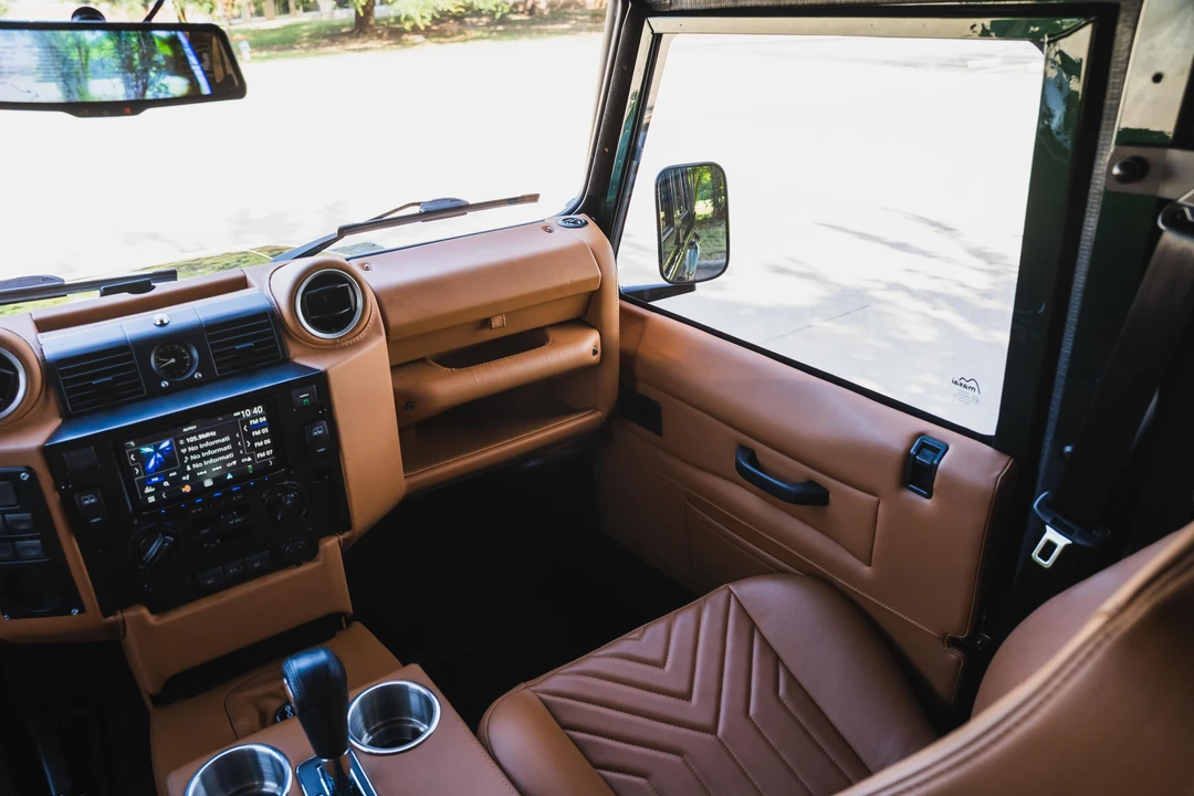 1993 Land Rover Defender 110 - Image 19 of 31
