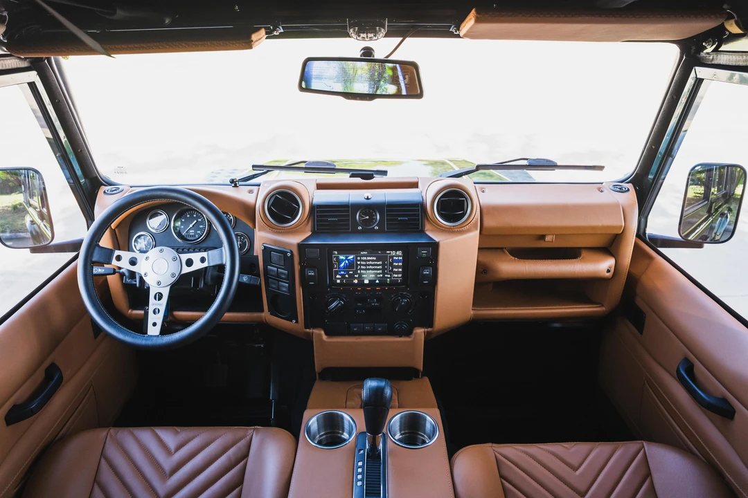 1993 Land Rover Defender 110 - Image 16 of 31