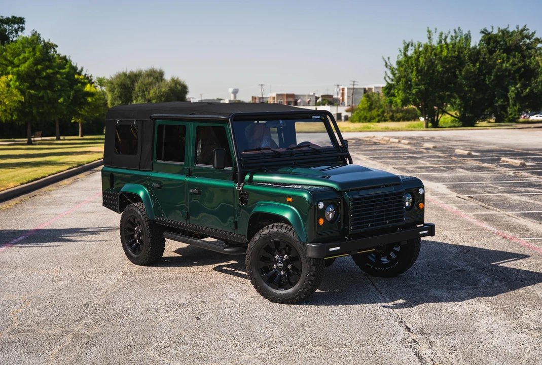 1993 Land Rover Defender 110 - Image 7 of 31