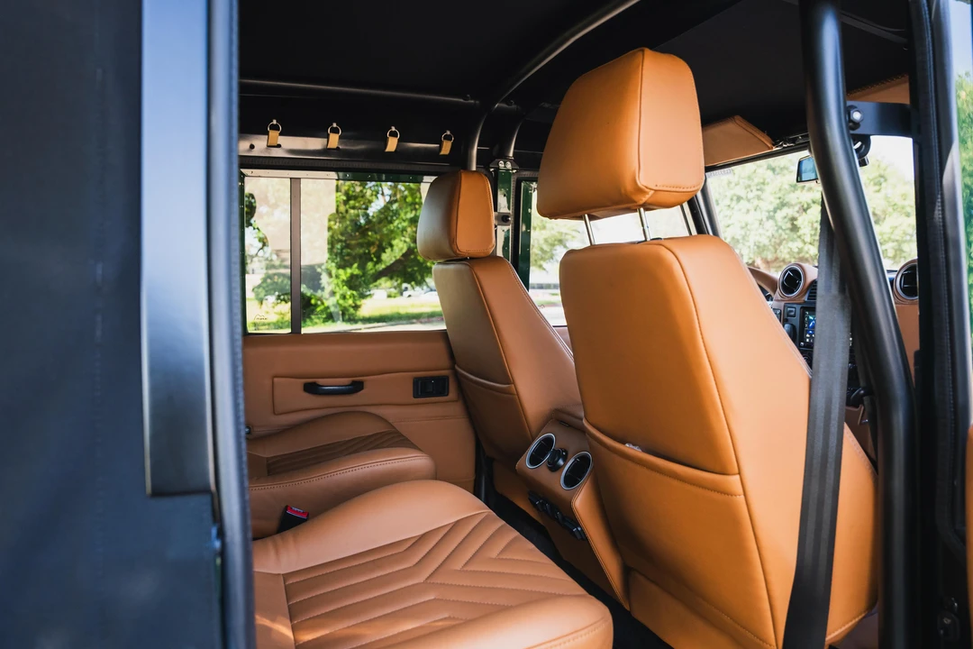 1993 Land Rover Defender 110 - Image 24 of 31