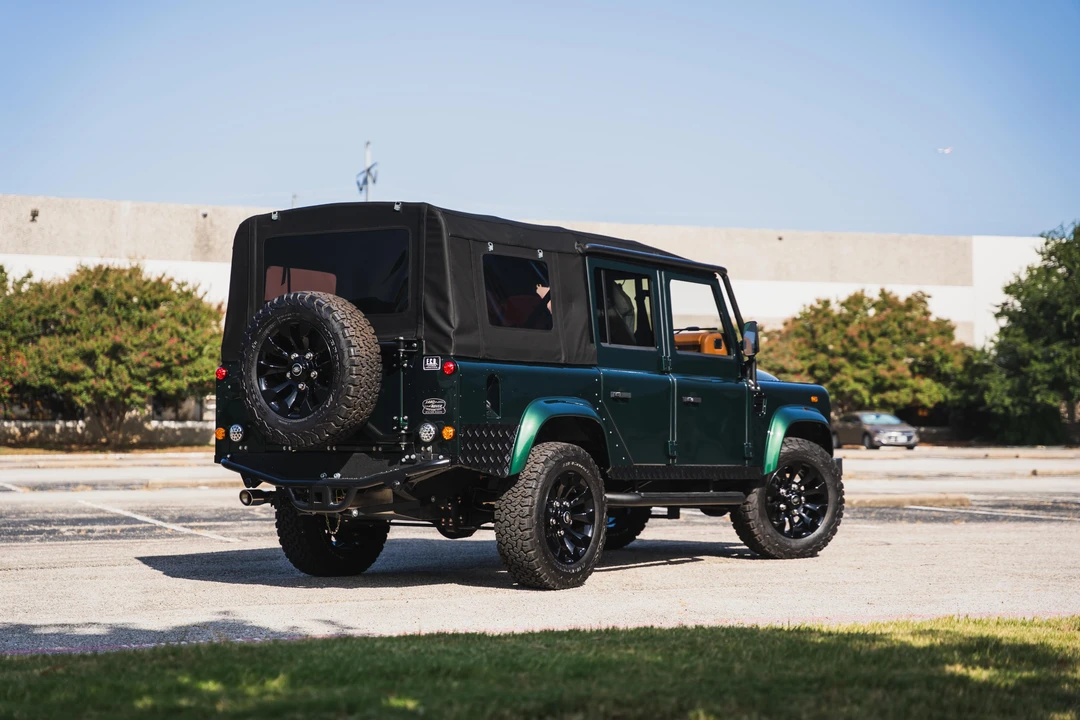 1993 Land Rover Defender 110 - Image 6 of 31