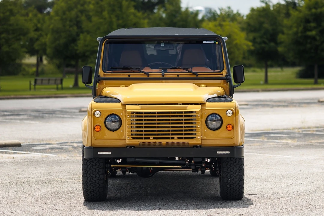 1993 Land Rover Defender 110 - Image 17 of 21