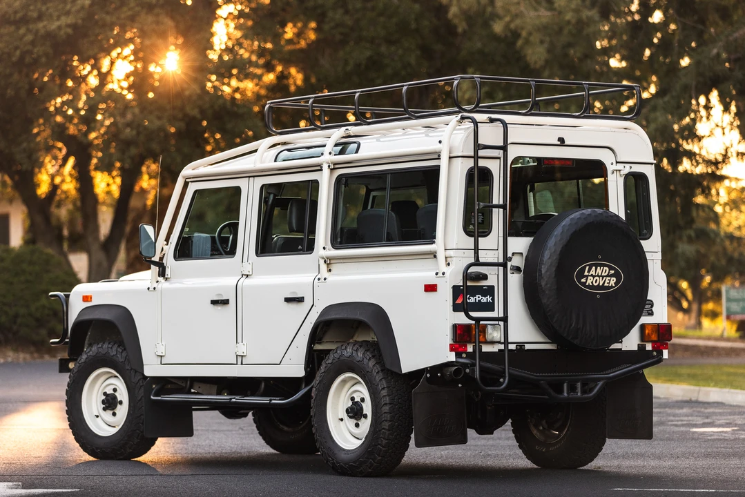 1993 Land Rover Defender 110 - Image 13 of 31