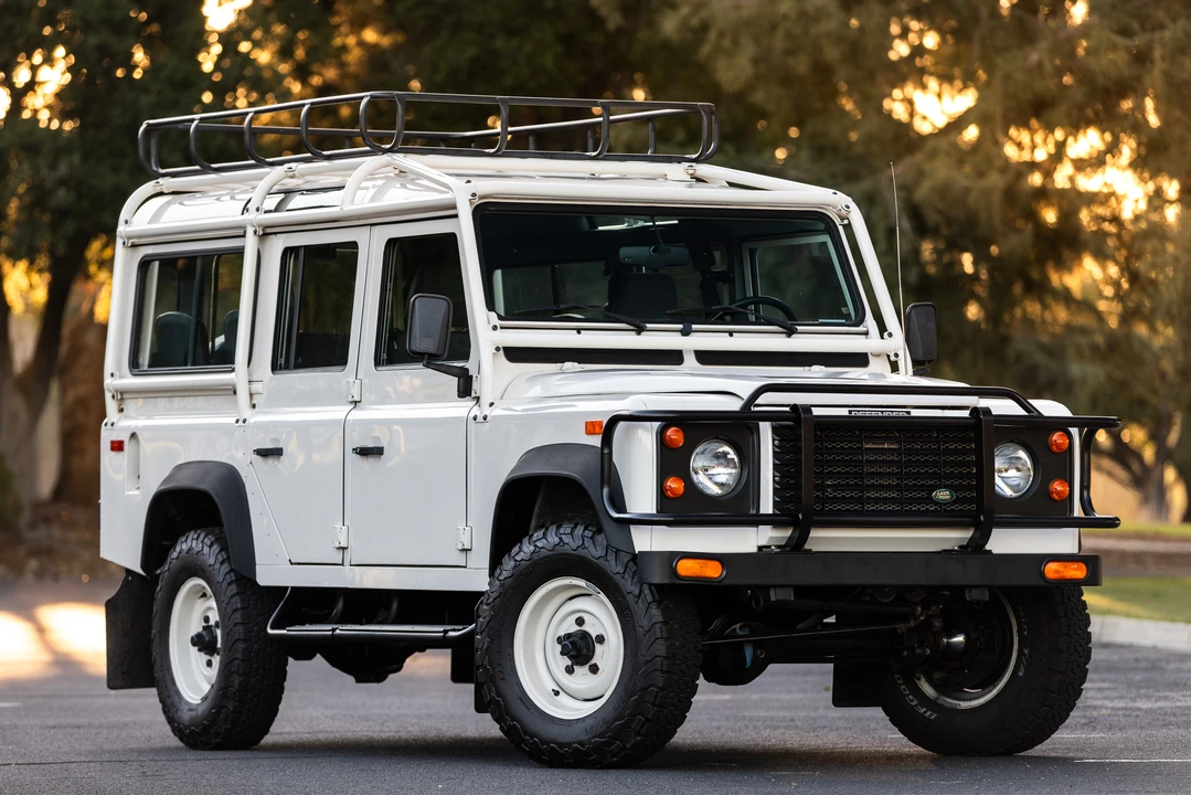 1993 Land Rover Defender 110 - Image 4 of 31