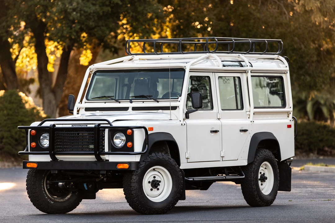 1993 Land Rover Defender 110 - Image 7 of 31