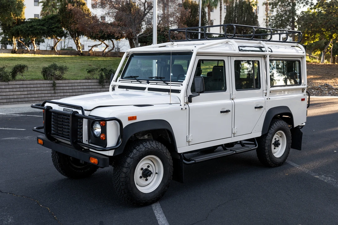 1993 Land Rover Defender 110 - Image 9 of 31
