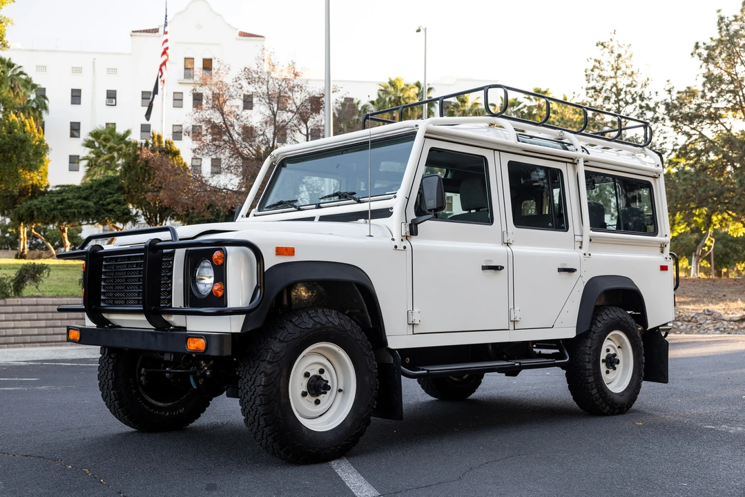 1993 Land Rover Defender 110 - Image 8 of 31