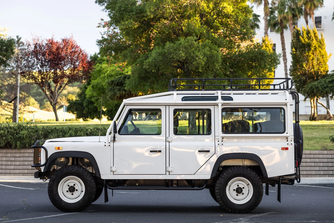1993 Land Rover Defender 110 - Image 10 of 31