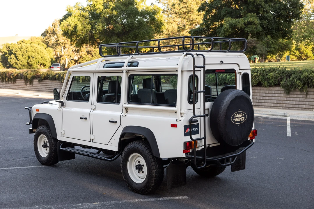 1993 Land Rover Defender 110 - Image 12 of 31