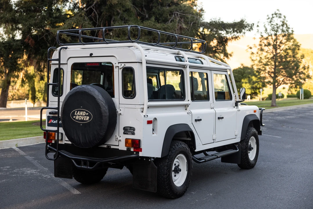 1993 Land Rover Defender 110 - Image 17 of 31
