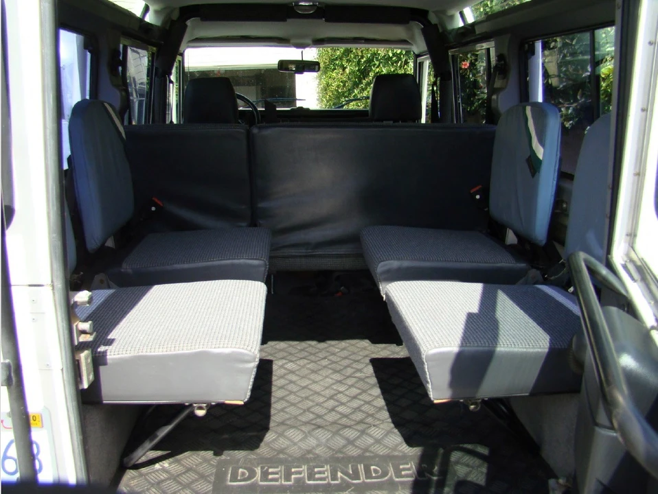 1993 Land Rover Defender 110 - Image 19 of 21
