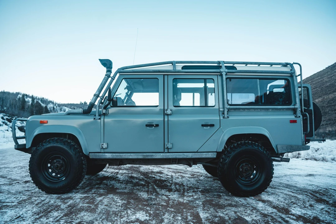 1993 Land Rover Defender 110 - Image 3 of 31