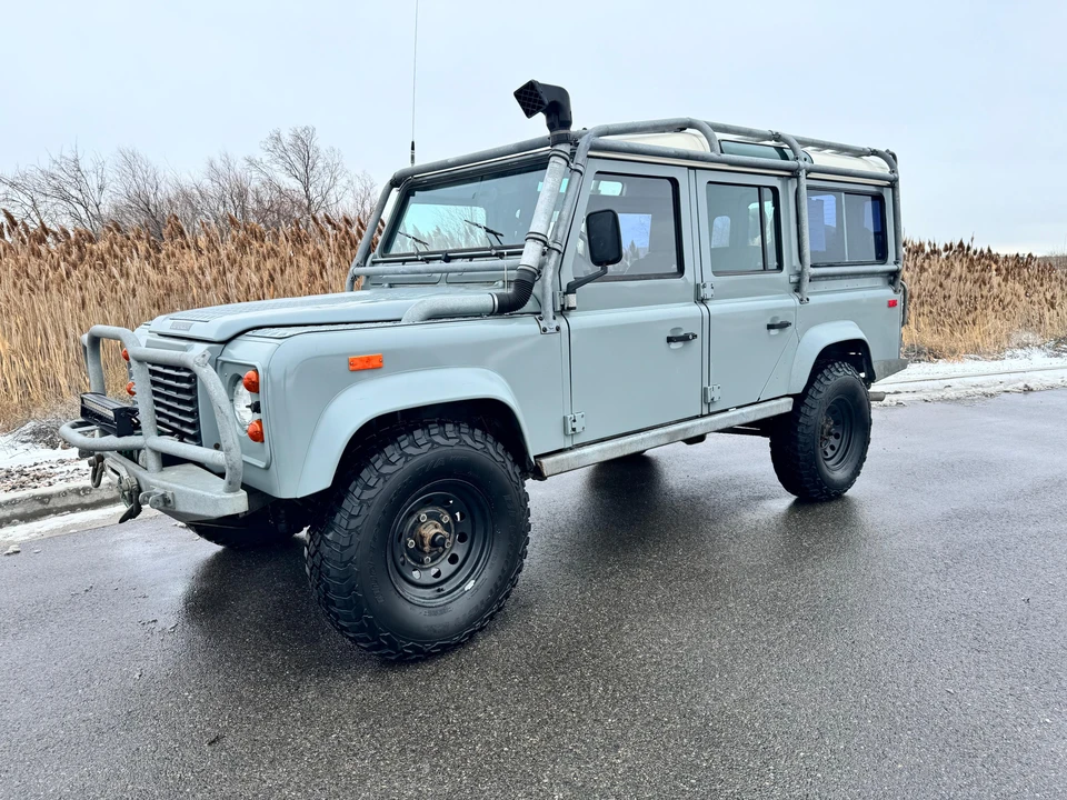 1993 Land Rover Defender 110 - Image 9 of 31