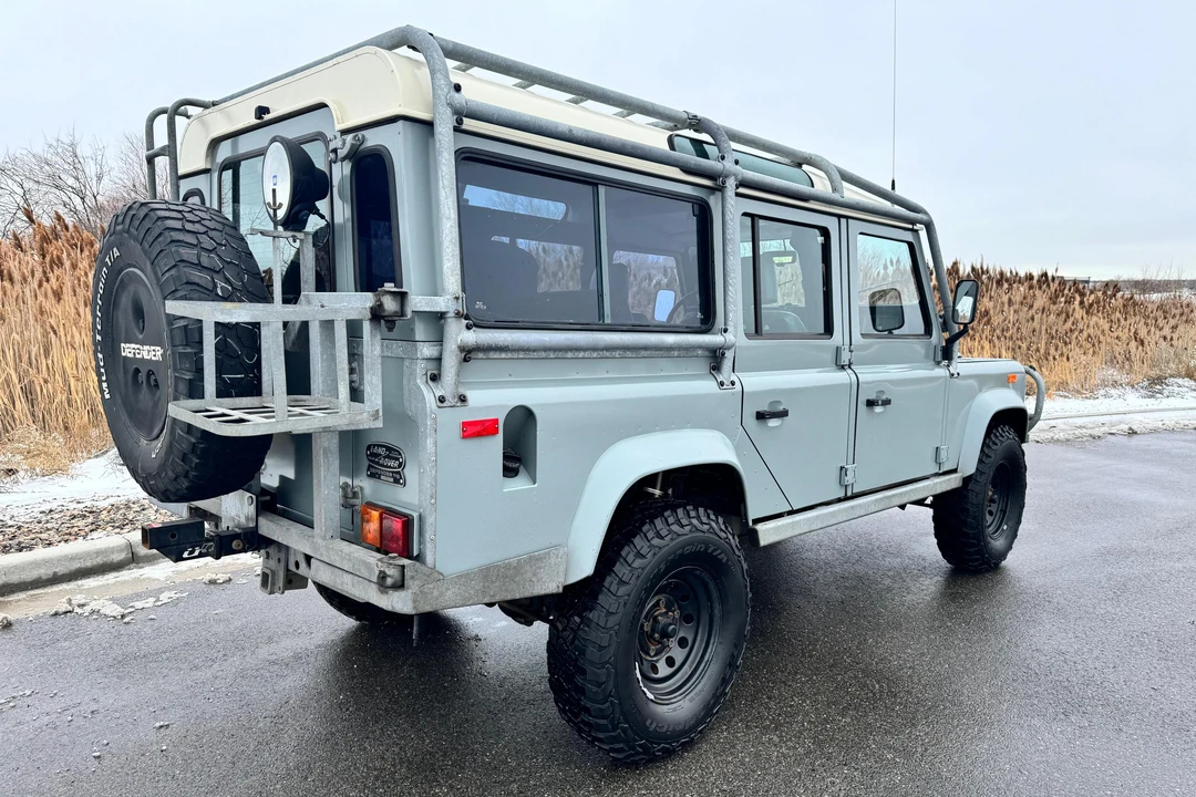 1993 Land Rover Defender 110 - Image 4 of 31