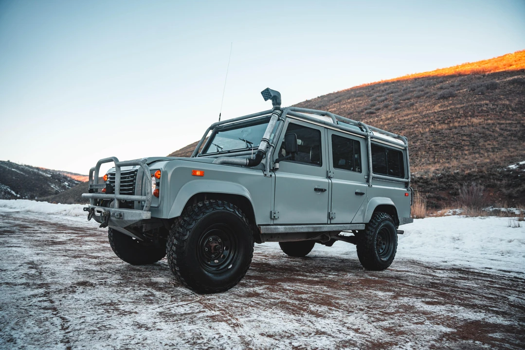 1993 Land Rover Defender 110 - Image 8 of 31