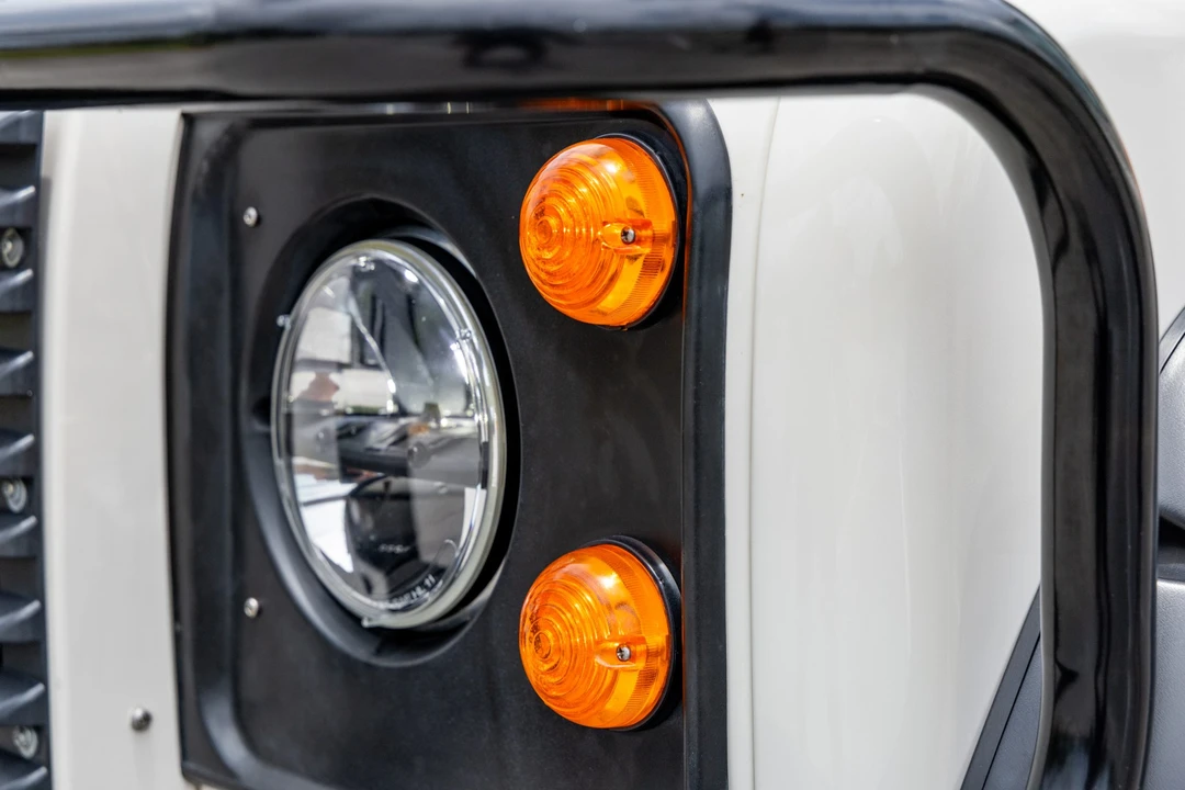 1993 Land Rover Defender 110 - Image 21 of 31