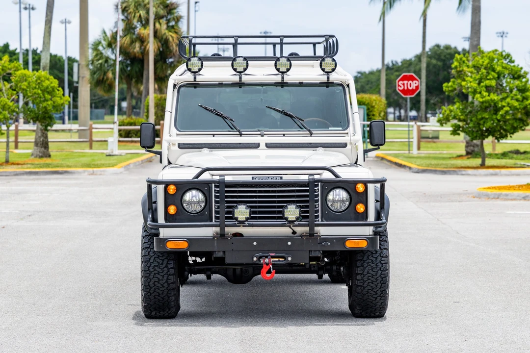 1993 Land Rover Defender 110 - Image 3 of 31