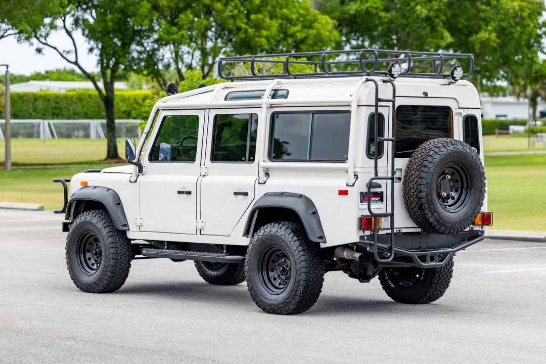 1993 Land Rover Defender 110 - Image 10 of 31