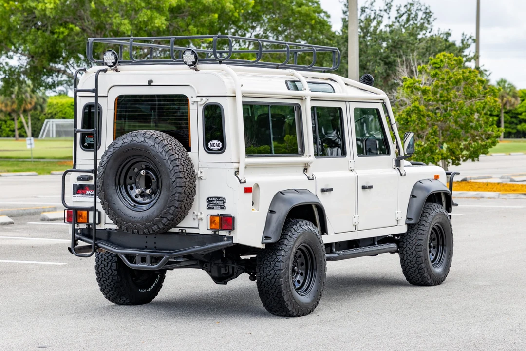1993 Land Rover Defender 110 - Image 7 of 31
