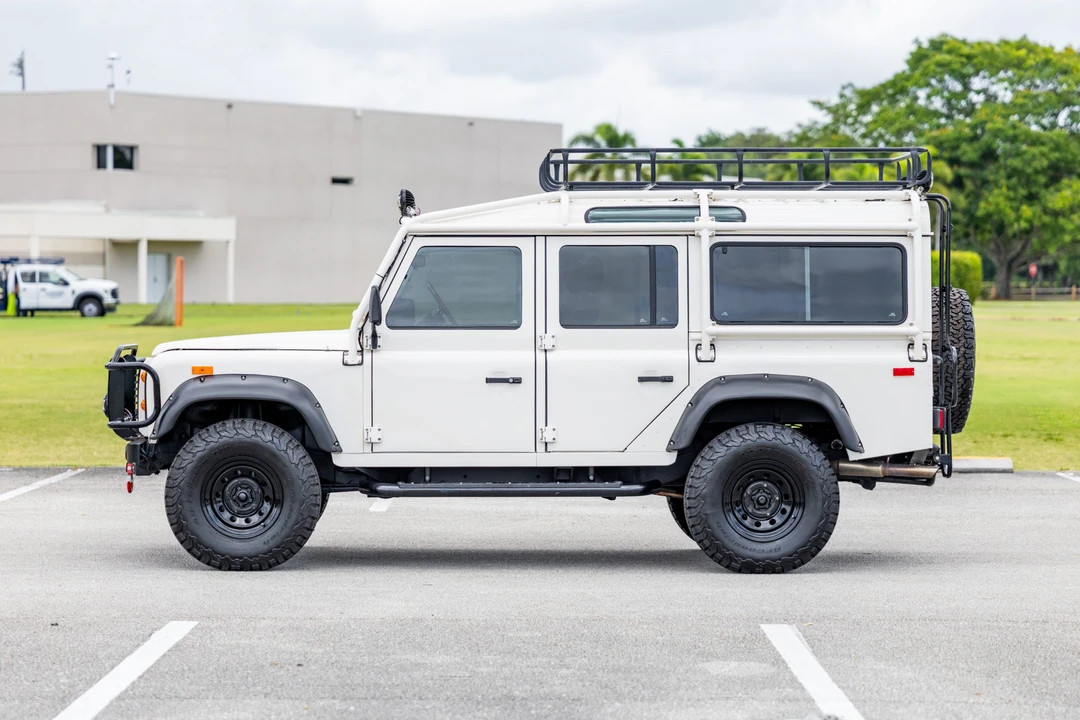 1993 Land Rover Defender 110 - Image 11 of 31
