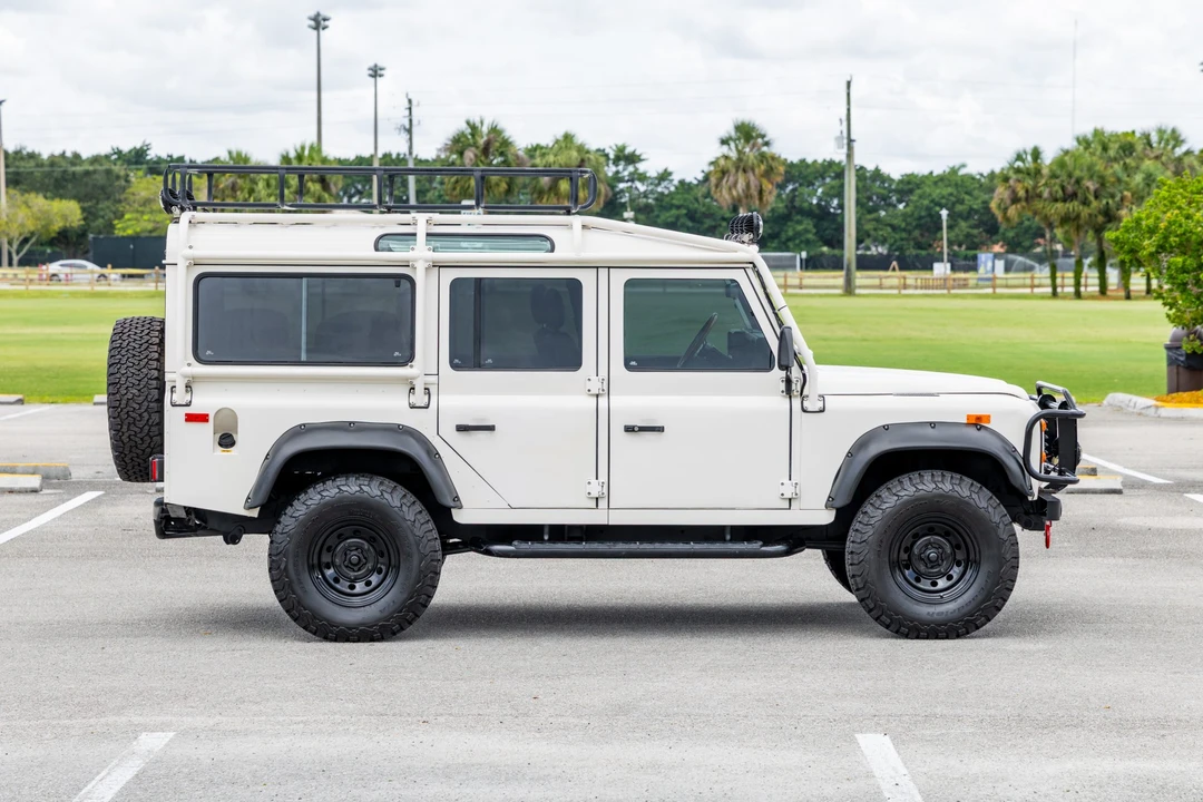 1993 Land Rover Defender 110 - Image 6 of 31