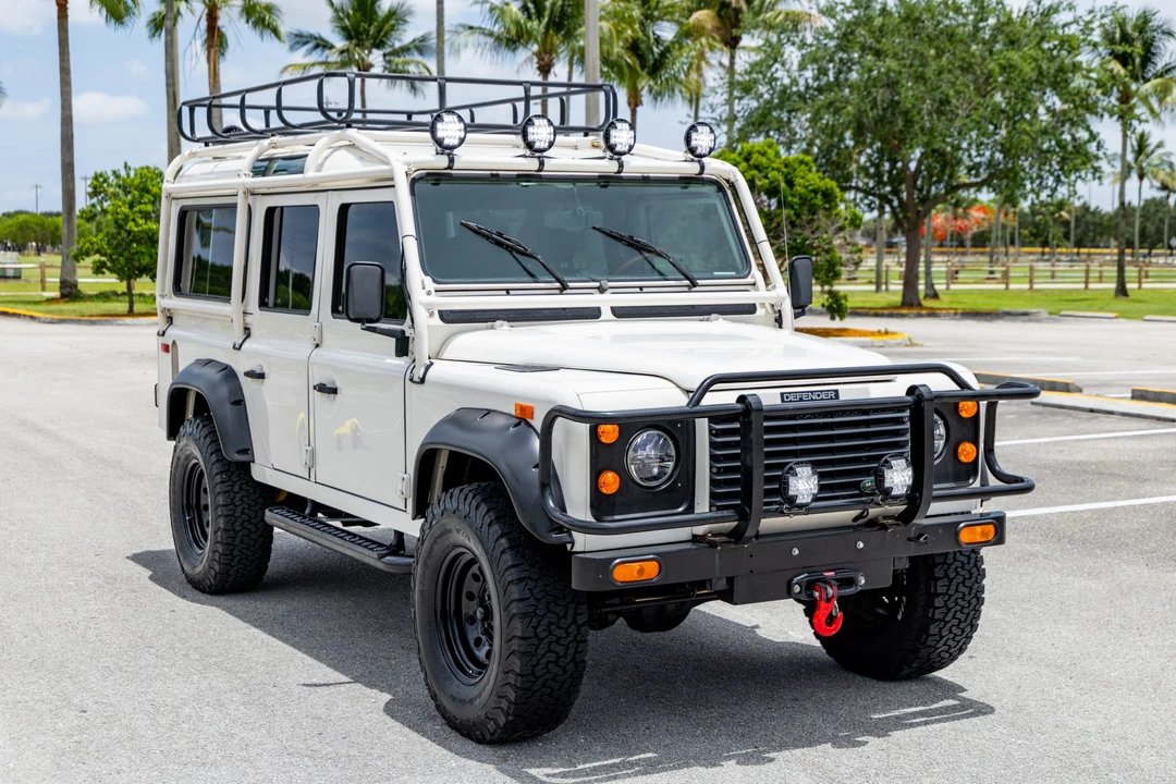 1993 Land Rover Defender 110 - Image 5 of 31