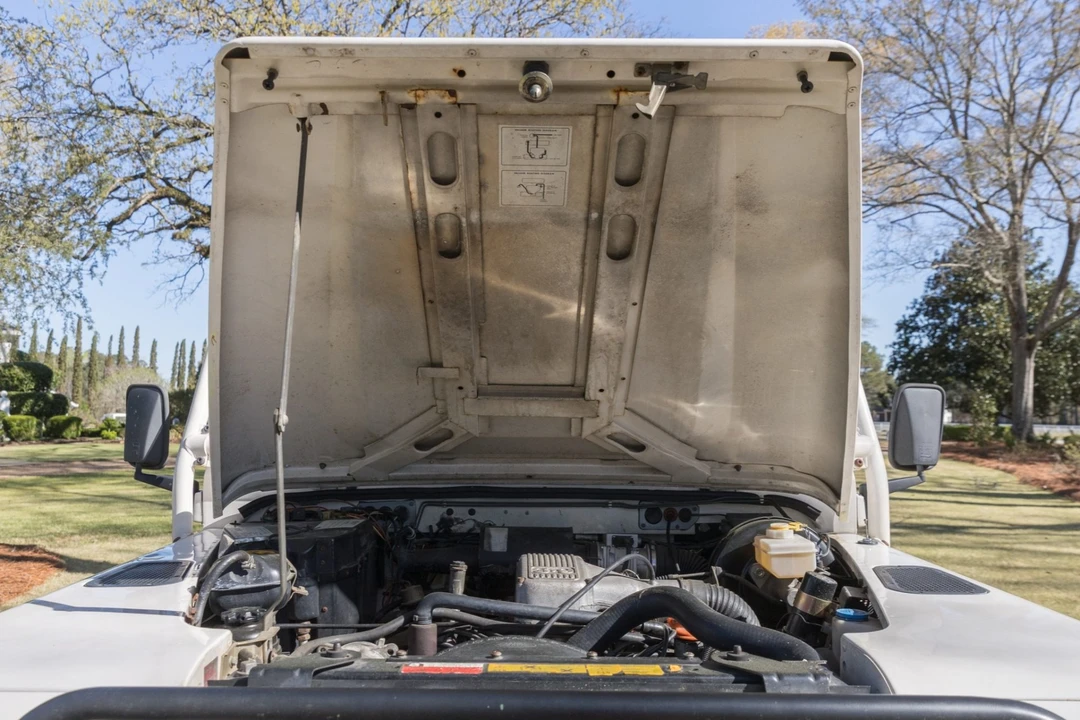 1993 Land Rover Defender 110 - Image 8 of 10