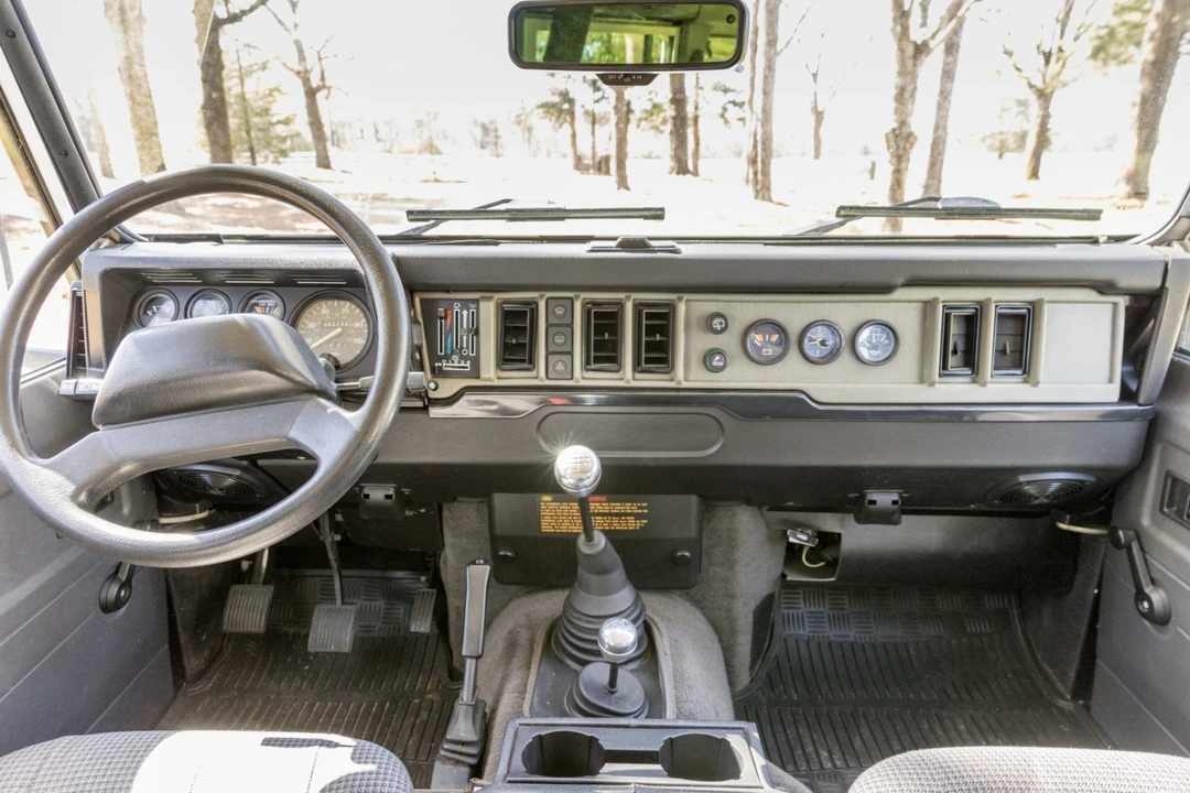 1993 Land Rover Defender 110 - Image 7 of 10