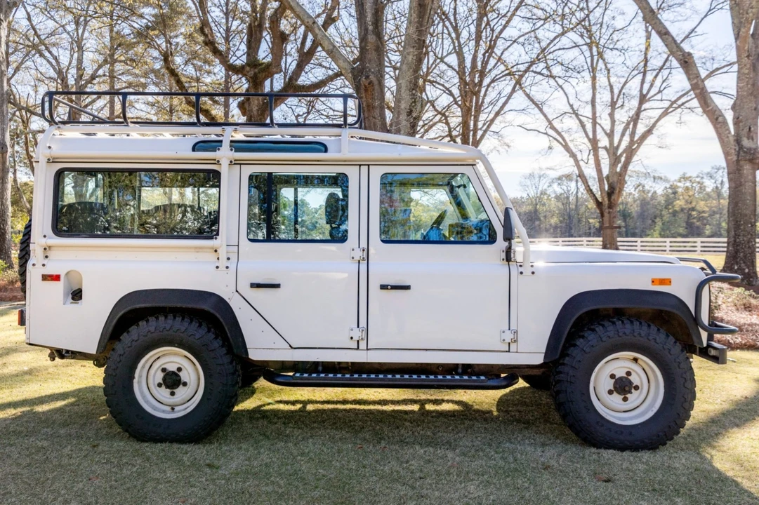 1993 Land Rover Defender 110 - Image 4 of 10
