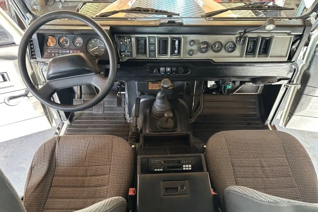 1993 Land Rover Defender 110 - Image 7 of 10