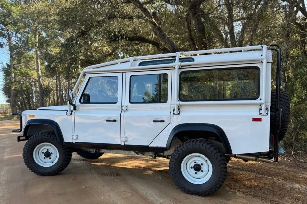 1993 Land Rover Defender 110 - Image 4 of 10