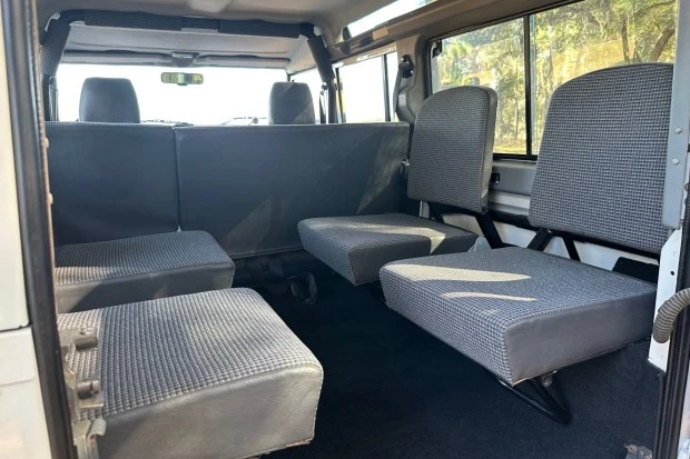 1993 Land Rover Defender 110 - Image 6 of 10