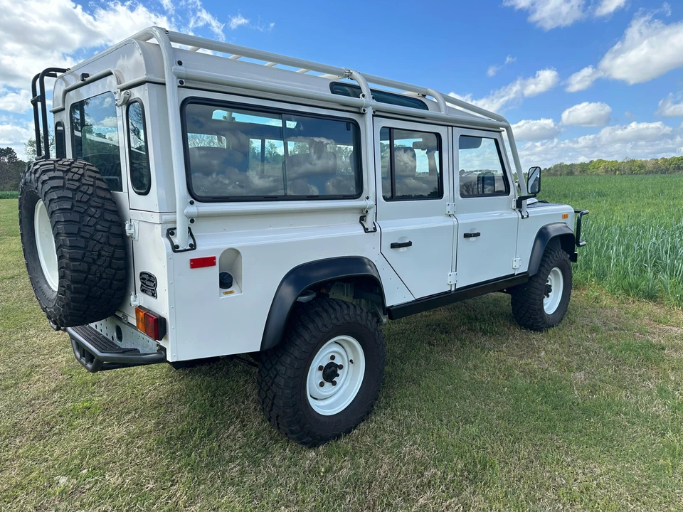 1993 Land Rover Defender 110 - Image 11 of 31