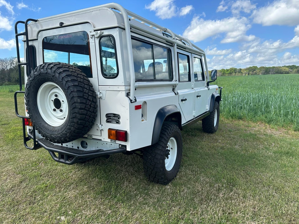 1993 Land Rover Defender 110 - Image 10 of 31