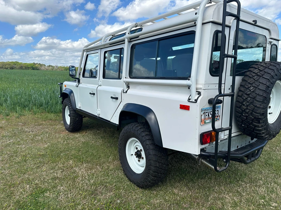 1993 Land Rover Defender 110 - Image 8 of 31