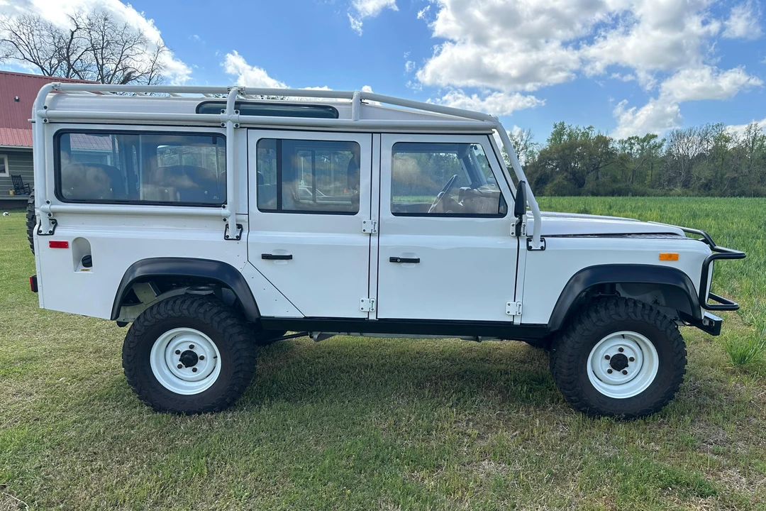 1993 Land Rover Defender 110 - Image 4 of 31