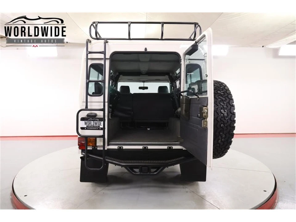 1993 Land Rover Defender 110 - Image 19 of 31