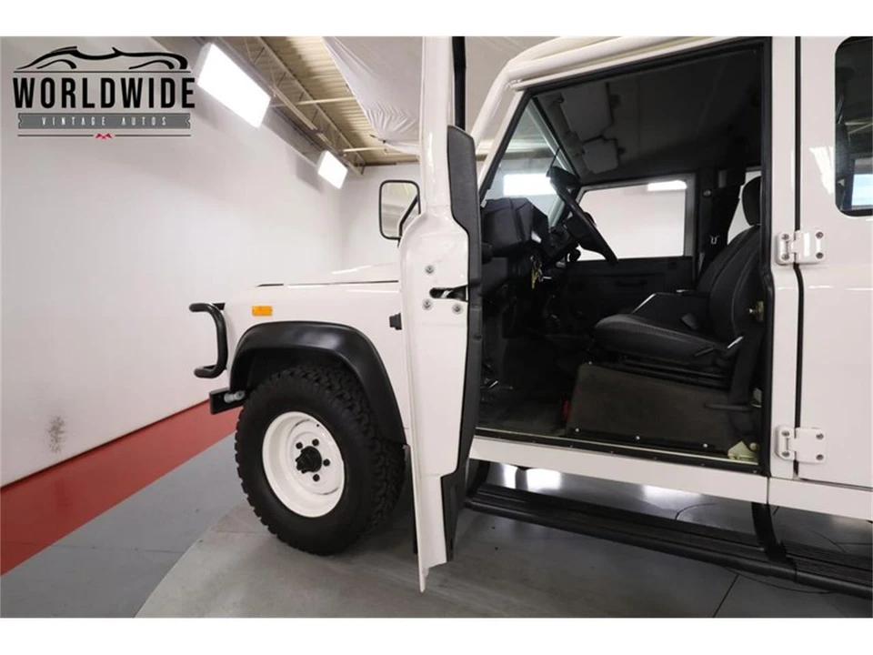 1993 Land Rover Defender 110 - Image 28 of 31
