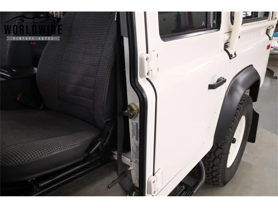 1993 Land Rover Defender 110 - Image 31 of 31