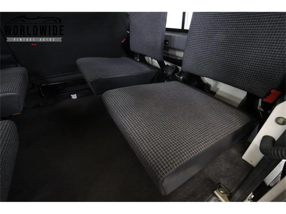 1993 Land Rover Defender 110 - Image 23 of 31