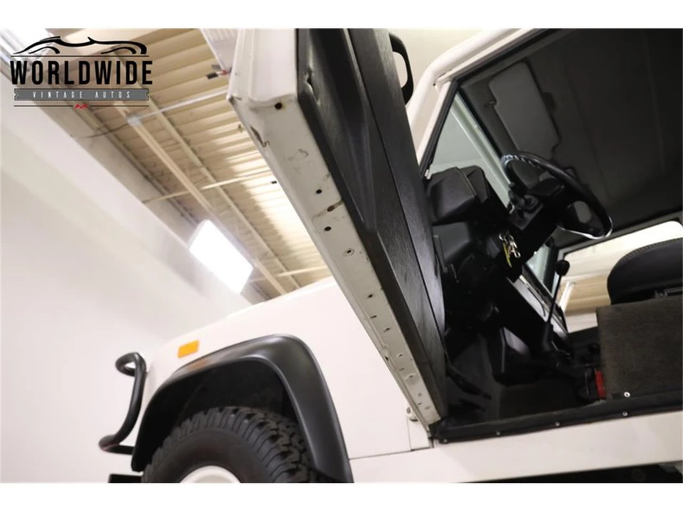 1993 Land Rover Defender 110 - Image 29 of 31