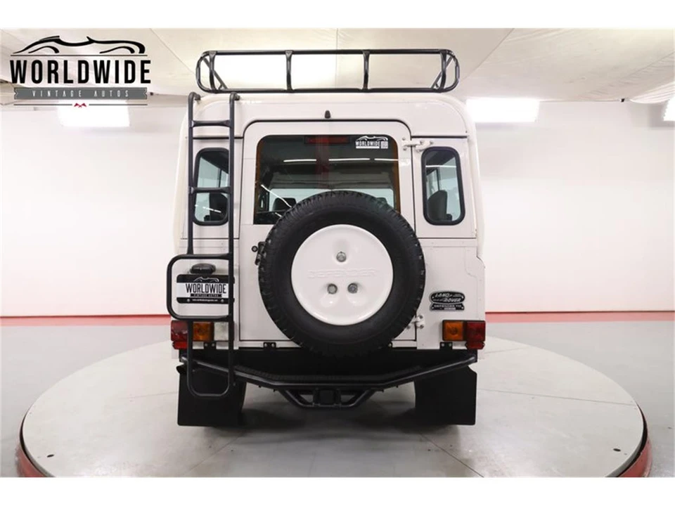 1993 Land Rover Defender 110 - Image 17 of 31