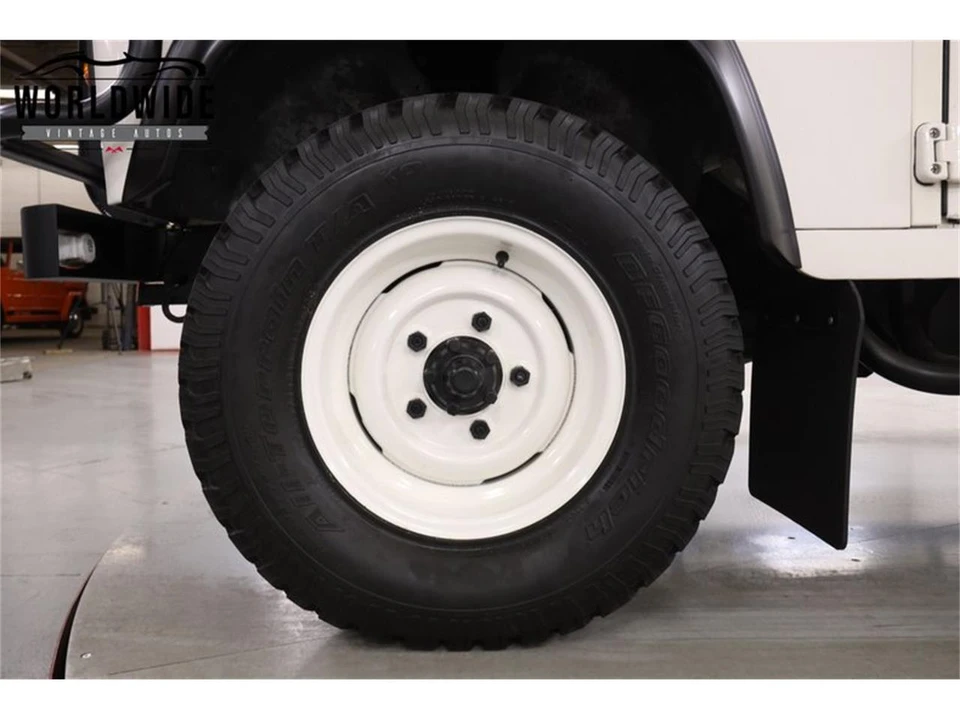 1993 Land Rover Defender 110 - Image 12 of 31