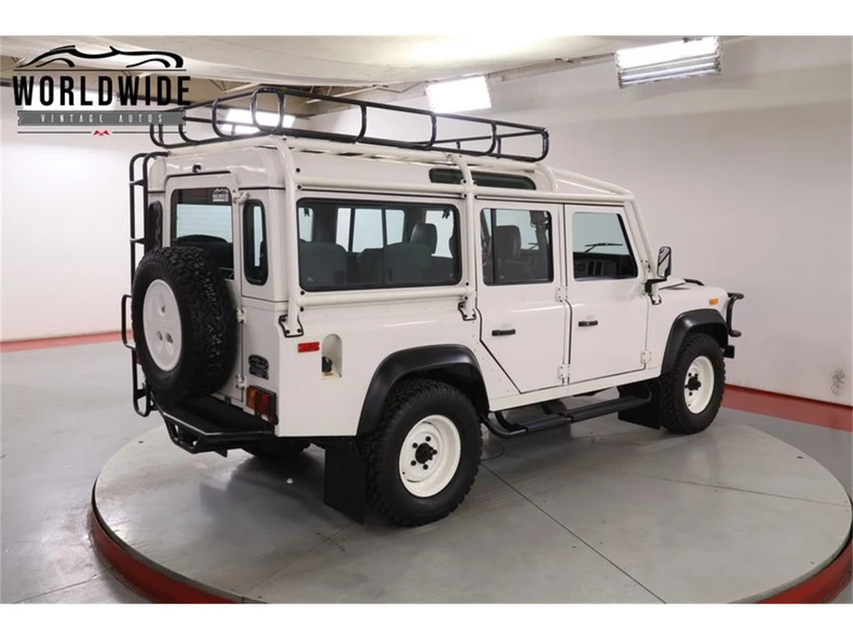 1993 Land Rover Defender 110 - Image 6 of 31