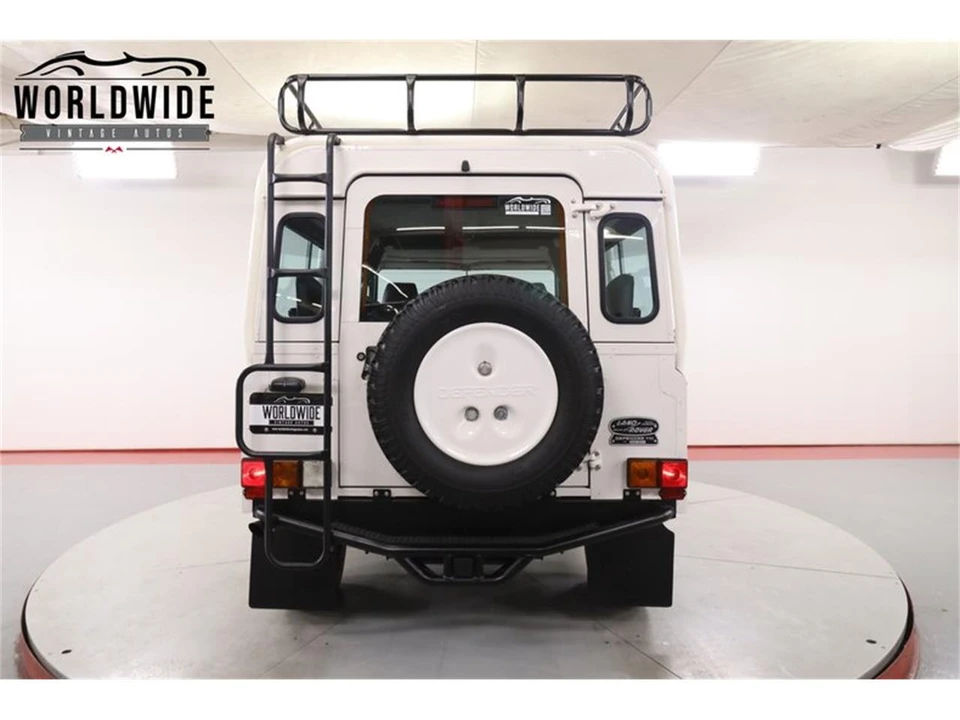 1993 Land Rover Defender 110 - Image 18 of 31