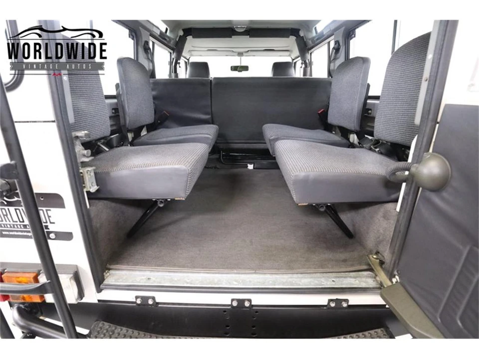 1993 Land Rover Defender 110 - Image 21 of 31