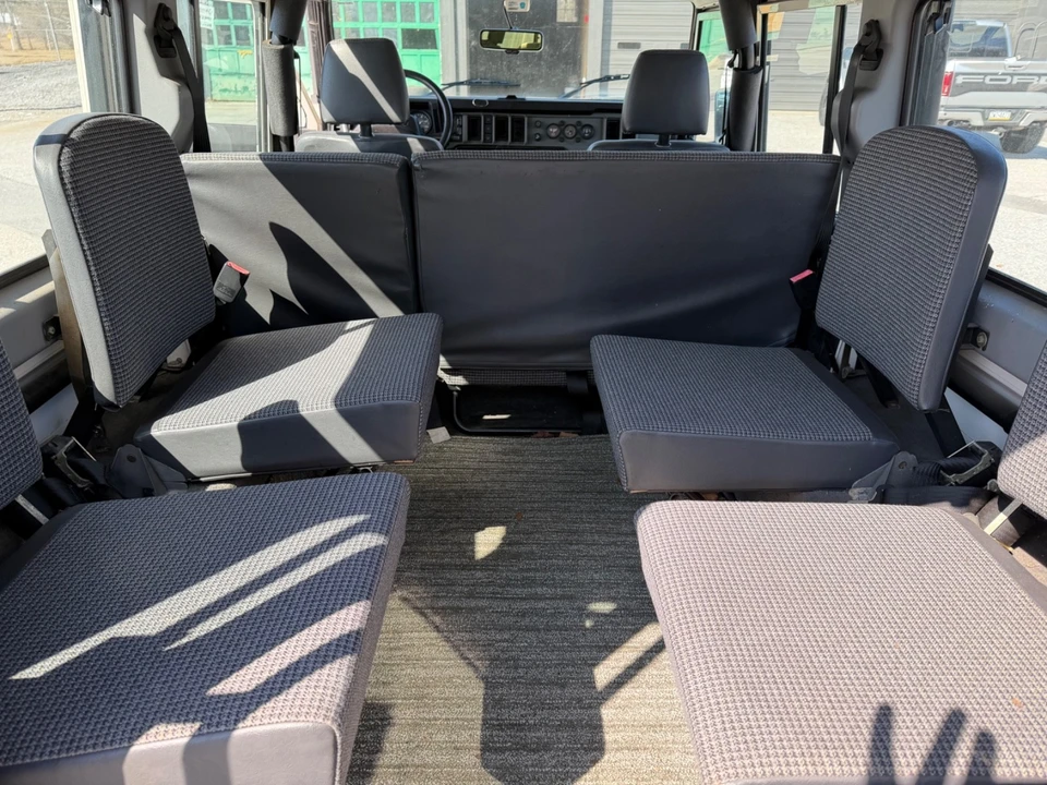 1993 Land Rover Defender 110 - Image 14 of 31