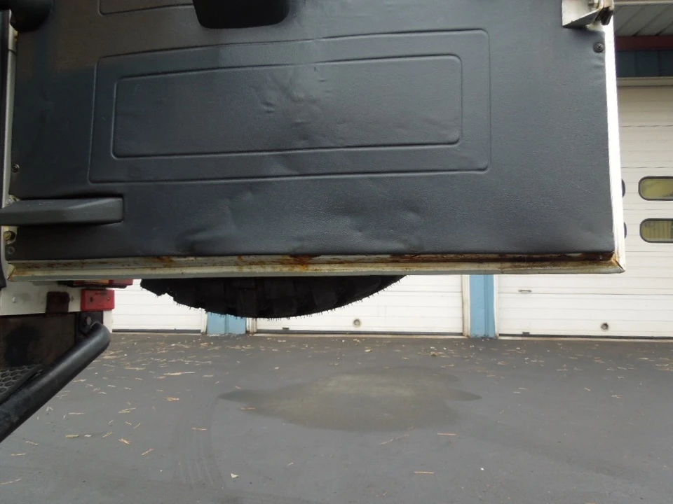 1993 Land Rover Defender 110 - Image 19 of 21