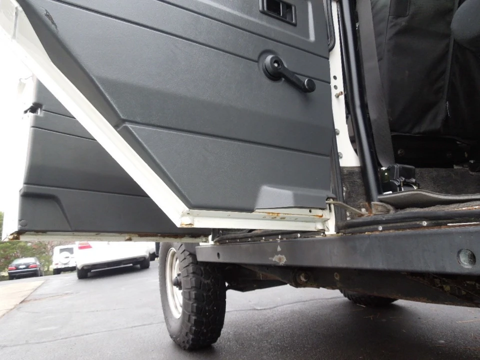 1993 Land Rover Defender 110 - Image 12 of 21