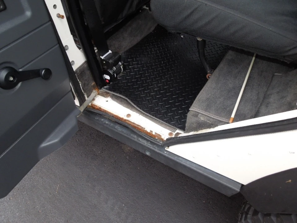 1993 Land Rover Defender 110 - Image 11 of 21
